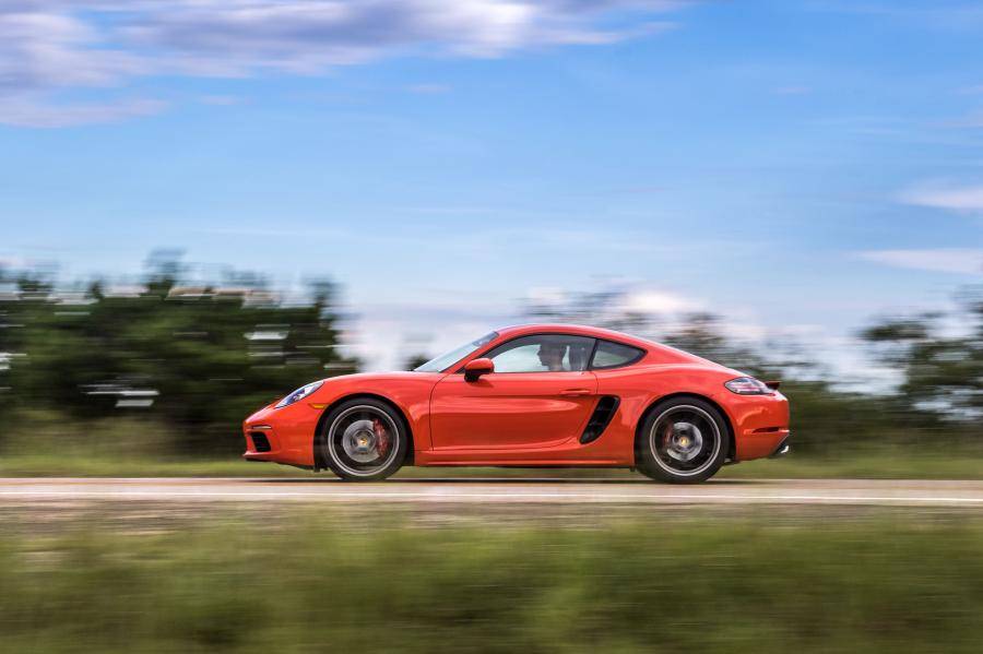  Porsche 718 Cayman S 2016 года  (NA) (фото 18 из 36)